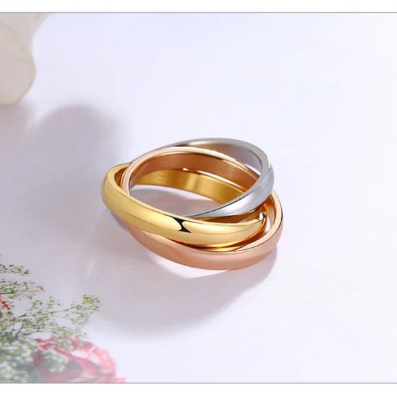 Stunning Homage " Trinity Love Ring " 18k Yellow, White and Rose Gold - Picture 6 of 8